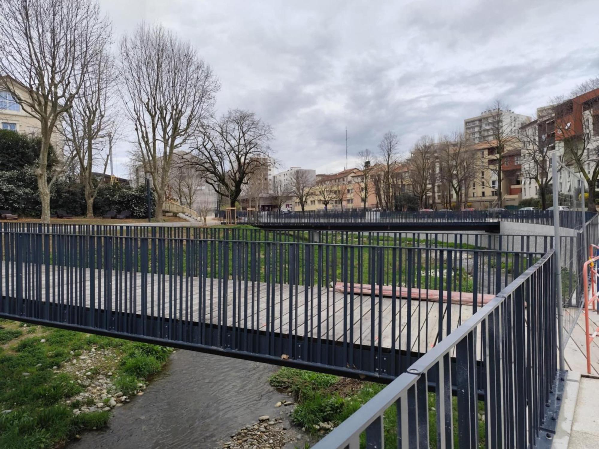 Le Refuge Des Tanneurs Romans-sur-Isere Exterior photo